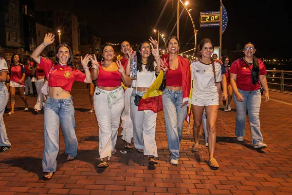 Photograph 027 from Las Palmas · Spain wins the World Cup